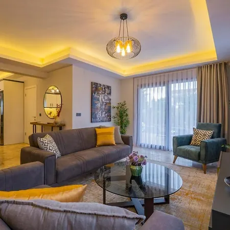 Fethiyede Denize Yakin Sueper Lueks Villa